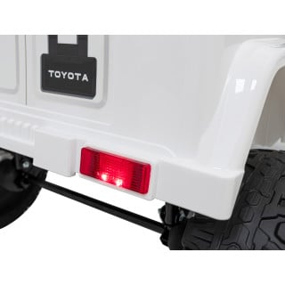 Toyota FJ Cruiser White