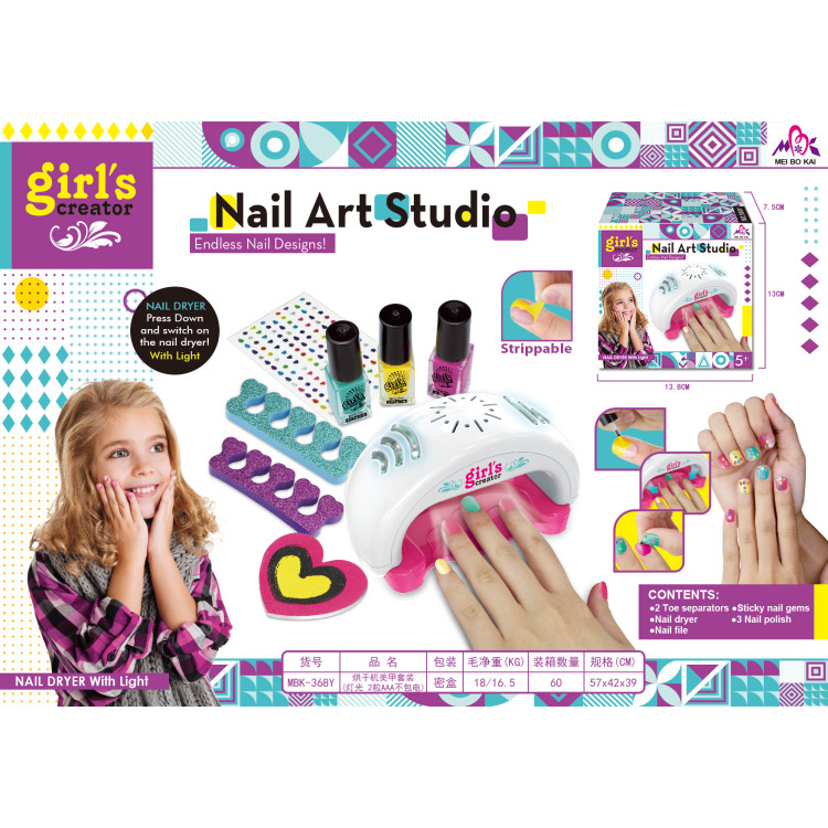 Nail art kit with accessories