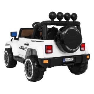 Full Time off-road vehicle 4WD White