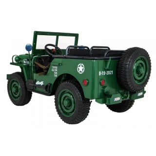 Retro Military Vehicle 4x4 Green