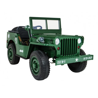 Retro Military Vehicle 4x4 Green