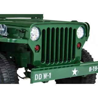 Retro Military Vehicle 4x4 Green