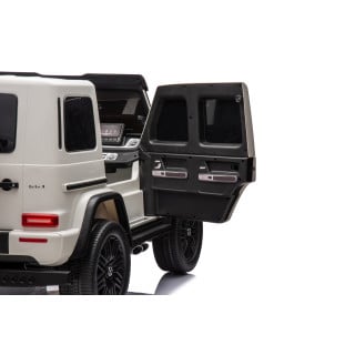 Mercedes Benz G63 AMG XXL vehicle White