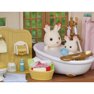 SYLVANIAN FAMILIES Kaimo namas su raudonu stogu