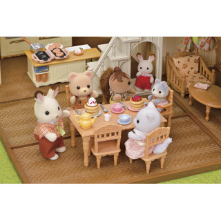 SYLVANIAN FAMILIES Užmiesčio namas raudonu stogu