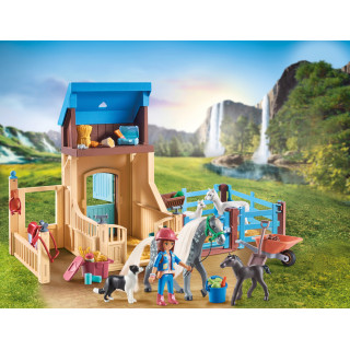 PLAYMOBIL WORLD OF HORSES Arklidės su Amelia ir Whisper 71353