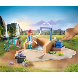 PLAYMOBIL WORLD OF HORSES Arklių plovykla su Isabella ir Lioness 71354